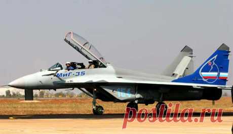МиГ-35 на выставке  Air India 2007
Основные отличия от МиГ-29:
встроенная и контейнерная оптико-локационные станции (ОЛС) и нашлемная система целеуказания и прицеливания;
комплекс обороны со средствами РЭБ, детекторами атакующих ракет и облучения лазерами, автоматами выброса ложных целей;
открытая архитектура БРЭО.