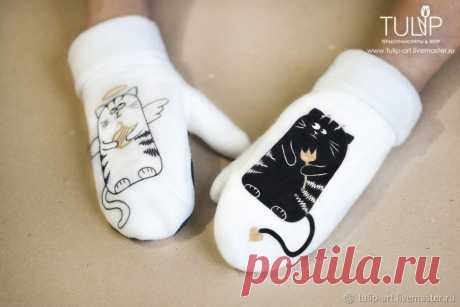 Варежки из флиса (Шитье и крой) Варежки из флиса Начнем работу с соединения деталей задней, ладонной стороны варежек. Первым делом необходимо сформировать пальчик. Для этого складываем детали лицевыми сторонами друг к другу, как …