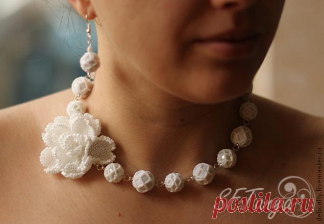 Цветок из бисера