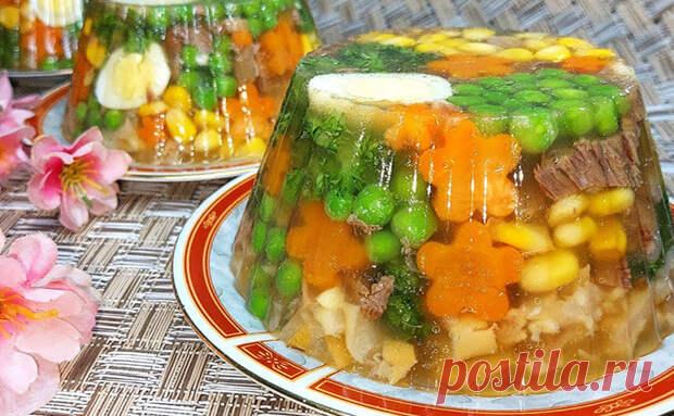 (10) Праздничный холодец без желатина, Делаем почти прозрачным и чтобы выглядел как пирог - Steak Lovers
                                             - 20 ноября
                                             - 43260672473 - Медиаплатформа МирТесен Холодец принято считать утилитарным зимним блюдом, его редко ставят во главе стола. Наш праздничный холодец — приятное и очень яркое исключение из этого правила. Готовится он без желатина и получается почти прозрачным, чтобы выгля...