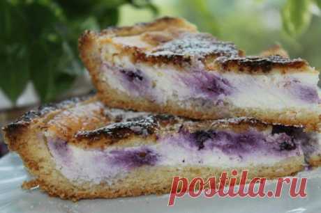 Пирог с творогом и черникой