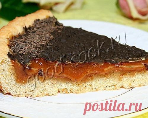 Песочный пирог с ирисками и шоколадом