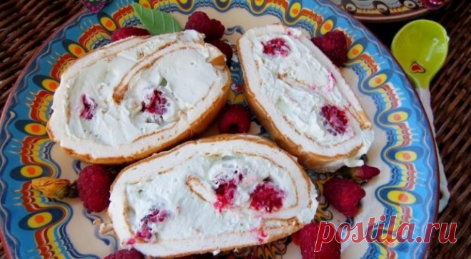 ​Меренговый рулет с малиной Ингредиенты:Яичные белки — 150 г Сахар — 180 г Соль — 1 щепотка Лимонный сок — 1 ч. л.Для начинки: Сливки 33% — 200 мл Сахарная пудра — 2 ст. л. Малина свежая\замороженная — 100 г Фисташки очищенные несоленые...