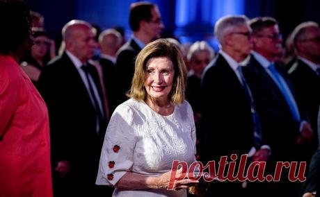 Что Пелоси рассказала о «психических проблемах» Трампа и штурме Капитолия. В США вышла книга Нэнси Пелоси «Искусство власти». Что экс-спикер палаты представителей написала об истоках ее вражды с Дональдом Трампом, штурме Капитолия в 2021 году и скандальном полете на Тайвань — в обзоре РБК