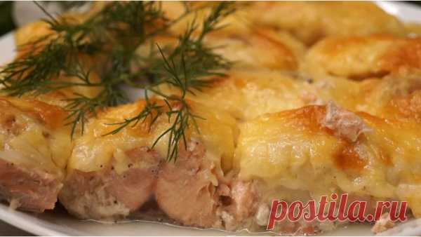Сказать, ЧТО вкусно... значит ничего НЕ сказать...
Горбушу, запеченную таким образом готовить не сложно, но в результате она получается вкусной, СОЧНОЙ, нежной и аппетитной. Пробовали так готовить!?
Рецепт:
Филе горбуши – 400гр.
Луковица – 1 шт.
Растительное масло – 3ст.л.
Вода – 100-120мл.
Сыр – 70гр.
Соль – 1/3ч.л.
Приправа для рыбы – 1/3ч.л.
Перец черный молотый – по вкусу
СПОСОБ ПРИГОТОВЛЕНИЯ
Горбушу разделим на филе, нарезаем на порционные кусочки. На противень налива...