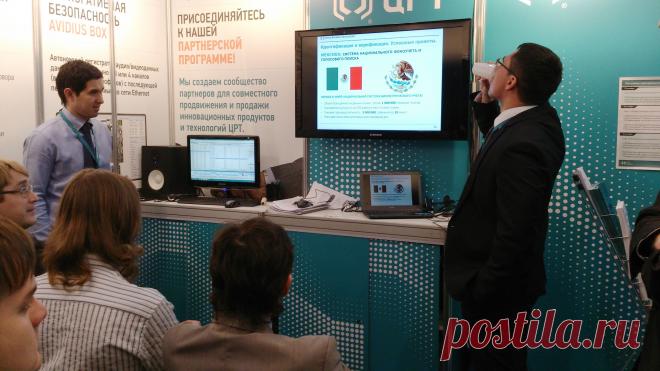 По голосу можно узнать все о человеке. Только воды надо сначала выпить.
Могут составить конкуренцию жюри из программы Голос на Первом канале ТВ