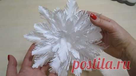 Красивая пушистая снежинка из простой бумаги