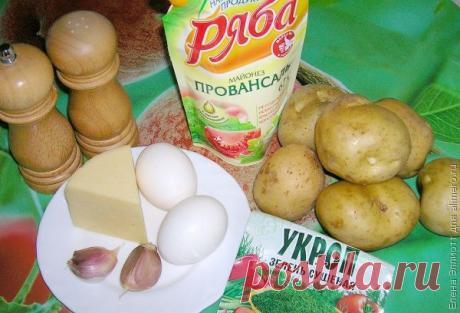 Запеканка из тертого картофеля с сыром и чесноком / Рецепты с фото