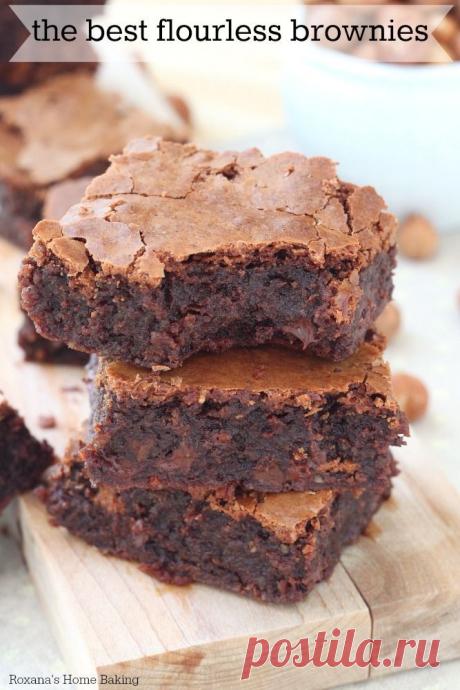 The best flourless hazelnut chocolate chip brownies
7 унций (200 грамм) шоколадной крошкой ( смесь несладкого и полусладких шоколадных чипсов)
3/4 чашки (170 граммов) сливочного масла, крупно порубить
4 яйца
1 чашка (200 грамм) сахара
1 чайная ложка ванильного экстракта
3/4 чашки (84 грамм) фундука еды
1/2 чашки полусладких шоколадных чипсов
(орехи можно заменять мукой)