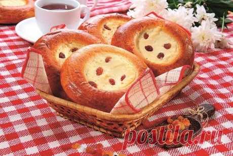 Ватрушки с творогом и изюмом