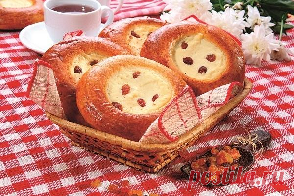 Ватрушки с творогом и изюмом