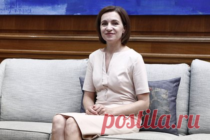 Санду собралась переизбраться одновременно с референдумом о выборе пути Молдавии. Президент Молдавии Майя Санду объявила о выдвижении на новый срок и проведении референдума по членству страны в Европейском союзе (ЕС). Она обратилась к парламенту с просьбой инициировать проведение осенью 2024 года референдума о выборе пути развития страны и членстве в ЕС.