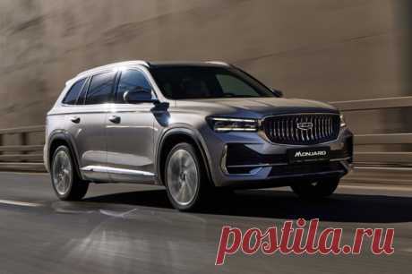 Стильно, мощно, но дорого. Aif.ru протестировал Geely Monjaro Flagship. Среднеразмерному кроссоверу Geely Monjaro вряд ли суждено бесславно затеряться на нашем рынке, перенасыщенном китайскими моделями. Для роли незаметного скромника он слишком дорог и слишком хорош.