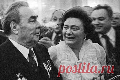 Скрипка Страдивари, сокровища Эрмитажа и бриллианты дочери Брежнева. Кто стоит за самыми дерзкими кражами СССР и России?. В Санкт-Петербурге начался судебный процесс над вором-рецидивистом Яковом Субботой — его будут судить за бандитизм и разбой. Суббота прославился кражей скрипки Страдивари и похищением старинных гравюр, рукописей и журналов на сотни тысяч долларов. Самые громкие кражи в истории СССР и России вспомнила «Лента.ру».