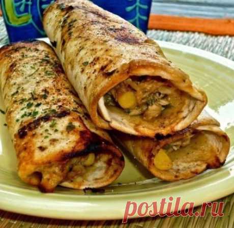 15 рецептов применения лаваша:
1. Завтрак на скорую руку
2. Очень вкусный мясной пирог из лаваша
3. Хрустящие куриные роллы
4. Быстрые хачапури с сыром
5. Рулет из лаваша с крабовыми палочками
6. Чипсы из лаваша с сыром и ветчиной
7. Ёка — гениальный сырный омлет в лаваше
8. Цветной рулет из лаваша
9. Курица в лаваше
10. Пирог из лаваша с сыром и зеленью
11. Шаурма по-домашнему
12. Рулет "Мимоза"
13. Рулеты из лаваша, слабосоленой семги и плавленого сыра
14. Хрустящие трубочки на завтрак
15. Фар