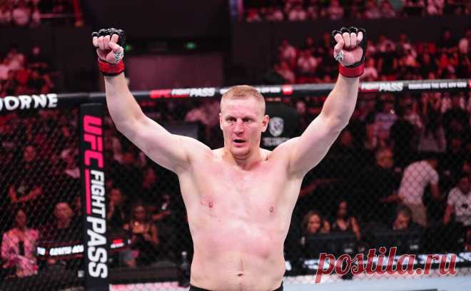 Российский тяжеловес Павлович одержал победу на турнире UFC в Шанхае. Сергей Павлович победил Вальдо Кортеса-Акосту, одержав вторую победу подряд в UFC
