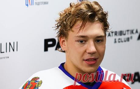 Призер Олимпиады хоккеист Грицюк признался, что раньше не играл в шахматы. В субботу нападающий принял участие в сеансе одновременной игры с гроссмейстером Сергеем Карякиным