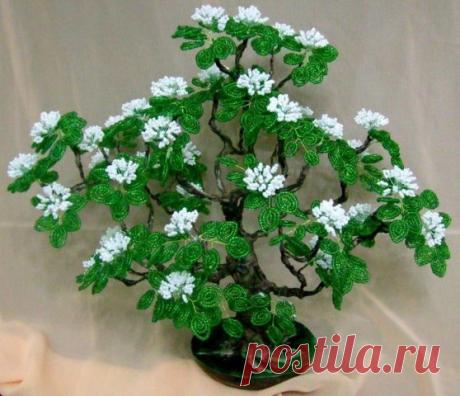 Деревья из бисера