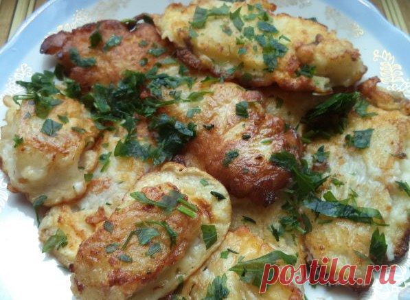 Рыба в кляре

Одно из простых и быстрых блюд - жареная рыба в кляре. Рецепты кляра могут быть разными. Например, кляр на кефире или молоке. Рыба в кляре - рецепт приготовления нежной и сочной жареной рыбы в хрустящей, румяной корочке.

Продукты (на 6 порций)

Рыба филе (минтай, хек, судак, палтус, треска, морской окунь) - 1 кг
Мука - 1,5 стакана
Яйца - 3 шт.
Молоко (или кефир) - 2 стакана (сколько уйдет)
Зелень - 1-2 ст. ложки (по вкусу)
Соль - 1 ст. ложка (по вкусу)
Масло...