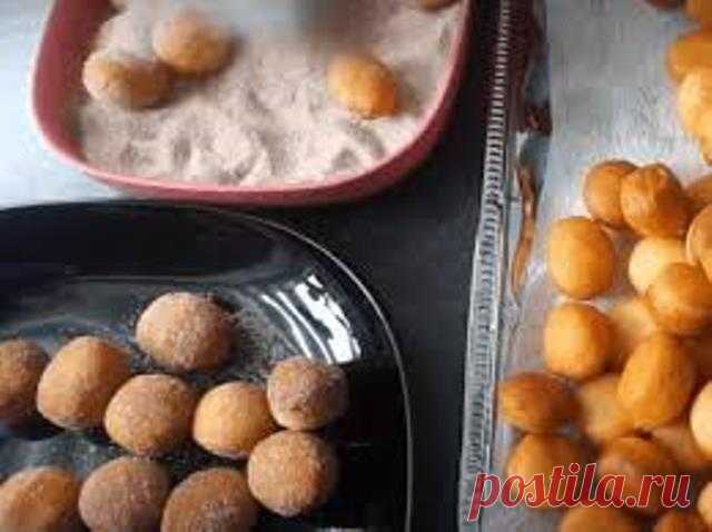 Невероятно вкусные и легкие румяные шарики с корицей.