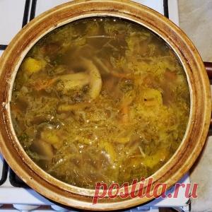 Первые блюда в горшочках: постные щи и шурпа