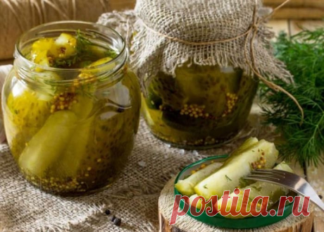 Вкусные огурцы в горчичной заливке без стерилизации: рецепты на зиму Обожаю огурцы в горчичной заливке на зиму, рецепты использую все без стерилизации. Готовятся совсем не сложно и целиком и кусочками. Вариантов несколько: с листьями смородины и мятой, дольками с овощами, с укропом и морковью, остренькие с перцем и пикантные с медом.