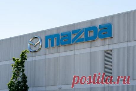 Mazda избавилась от бизнеса в России за 1 евро. Японский автопроизводитель Mazda принял решение избавиться от активов в России — компания передала долю в совместном предприятии во Владивостоке ПАО «Соллерс авто». Соглашение было подписано 24 октября. Сумма сделки составила 1 евро. Mazda оценивает потери от ухода с российского рынка в 82 миллиона долларов.