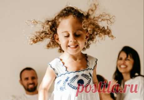 6 фраз родителей, чья дочь растет уверенной в себе | Femmie