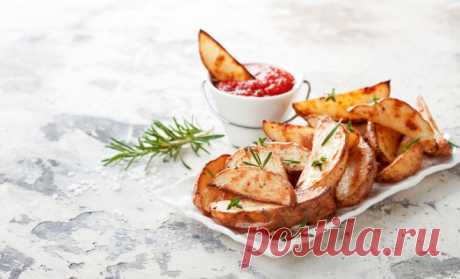 Запеченный картофель с розмарином и чесноком