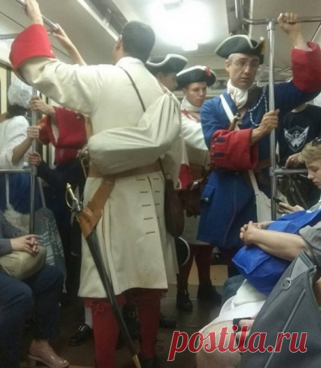 Стиляги из метро (16 фото) . Тут забавно !!!