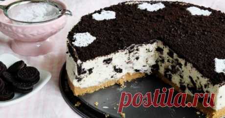 Как приготовить чизкейк «‎Орео»‎, роскошный десерт без выпечки Кто-то с ума сходит от кокосовых батончиков, кто-то — от карамельных. Одним нравится овсяное печенье, а другим — «‎Орео». Кстати, именно таким людям нам есть что пре