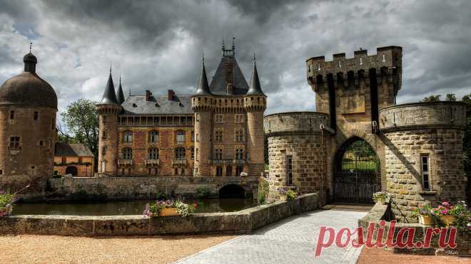 Замок Ла-Клайетт (Château de la Clayette), Франция.