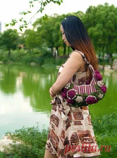 Крючком. Весенняя сумочка с цветами
