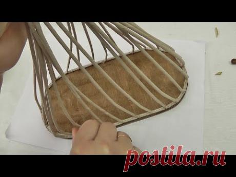 Крепление стоек к овальному донышку. Плетение из газет