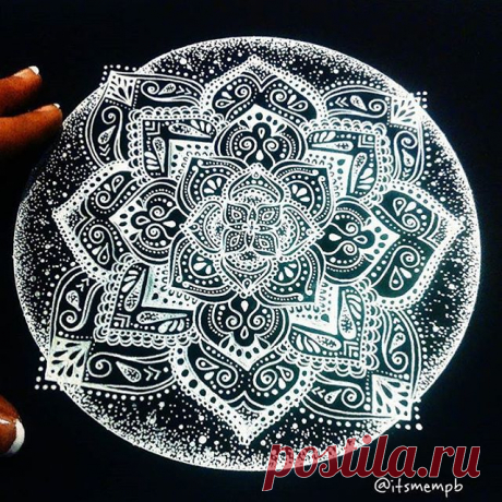 By @itsmempb Lovely💕

#mandala #mandalaart #zenmandala #zentangle #mandaladesign #mandalatattoo #zen #art #zentangleart #nice #picture #cute #girl #draw #drawing #blackandwhite #follow #zenart  #mandalapassion #love #doodle #doodling #doodleart #doodlelove