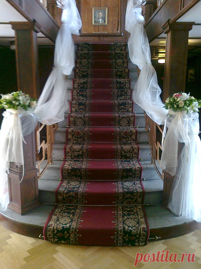 парадная лестница на т/х"Максим Горький"-чувствуется размах!
www.president-show.ru