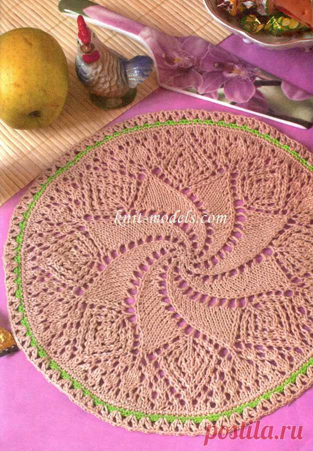Круглая салфетка, связанная спицами. / knit-models.com