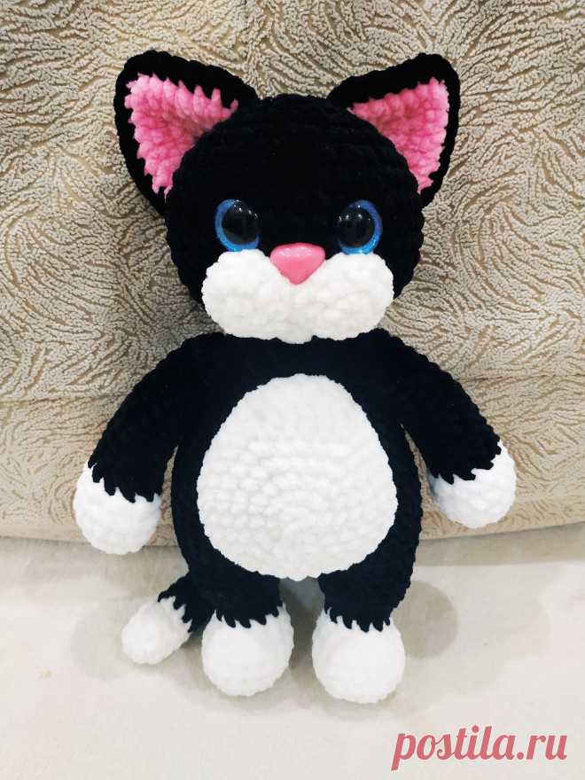 PDF Кот Феликс крючком. FREE crochet pattern; Аmigurumi doll patterns. Амигуруми схемы и описания на русском. Вязаные игрушки и поделки своими руками #amimore - плюшевый котик, кот, кошечка, кошка, котенок.