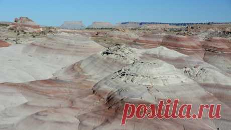 Bentonite Hills (U.S. National Park Service)