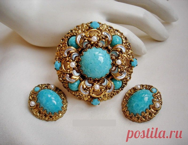 Редко встречающийся немецкий цветочный комплект - брошь и клипсы Автор дизайнер Даниэль Касофф