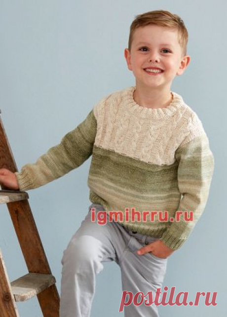 Для мальчика 3-11 лет. Разноцветный пуловер с белой кокеткой из «кос». Вязание спицами для детей