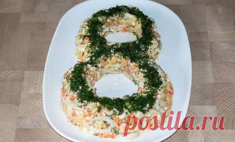 Салат с кальмарами, картофелем и маринованными огурцами, рецепт с фото и видео — Вкусо.ру