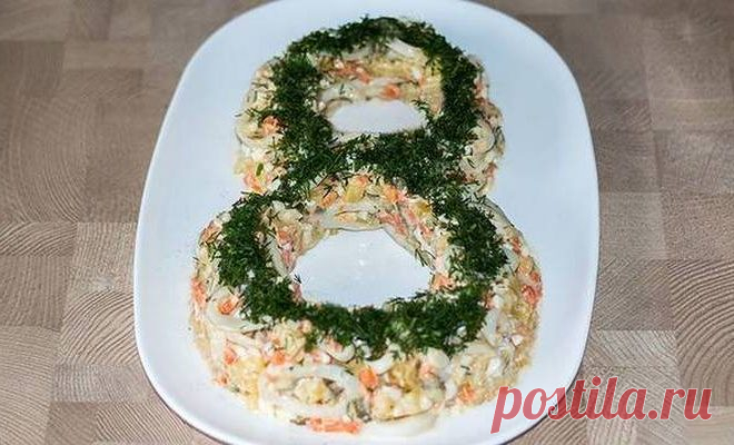 Салат с кальмарами, картофелем и маринованными огурцами, рецепт с фото и видео — Вкусо.ру