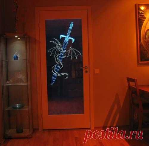 Межкомнатная дверь с гравировкой и светодиодной подсветкой своими руками