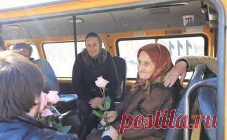 Не беспокойся о том, что у тебя нет высокого чина. Беспокойся о том, достоин ли ты того, чтобы иметь высокий чин. Не беспокойся о том, что тебя не знают. Беспокойся о том, достоин ли ты того, чтобы тебя знали.
Конфуций