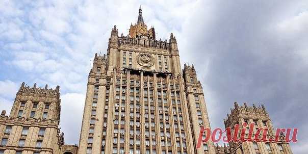 #ДонбассРоссия #ПобедаБудетЗаНами #давиевромайдан 

Россия приостановила действие меморандума о предотвращении инцидентов с США в Сирии

Россия приостановила действие меморандума о предотвращении авиаинцидентов в Сирии в ответ на ракетный удар США по сирийской авиабазе, сообщается на сайте МИД России. 

