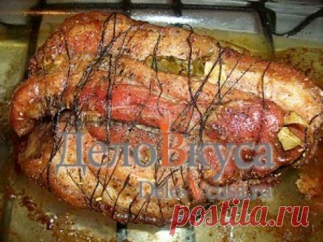 Грудинка, запечённая в духовке + 368 рецептов из свинины