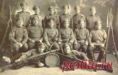Офицеры и нижние чины 107 пехотного запасного батальона, 1915 год / Историческая справка