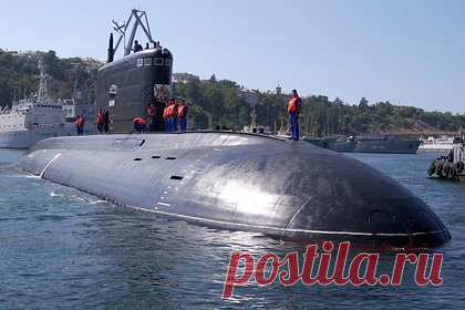 Подлодку «Краснодар» решили вывести из соединения ВМФ в Средиземном море. Подводную лодку «Краснодар» проекта 636.3 перебросят из Средиземного моря в Кронштадт для ремонта. О выведении корабля из соединения военно-морского флота в Средиземном море сообщает ТАСС со ссылкой на собственные источники в сфере кораблестроения. Когда подлодку «Краснодар» перебросят в Кронштадт, не уточняется.