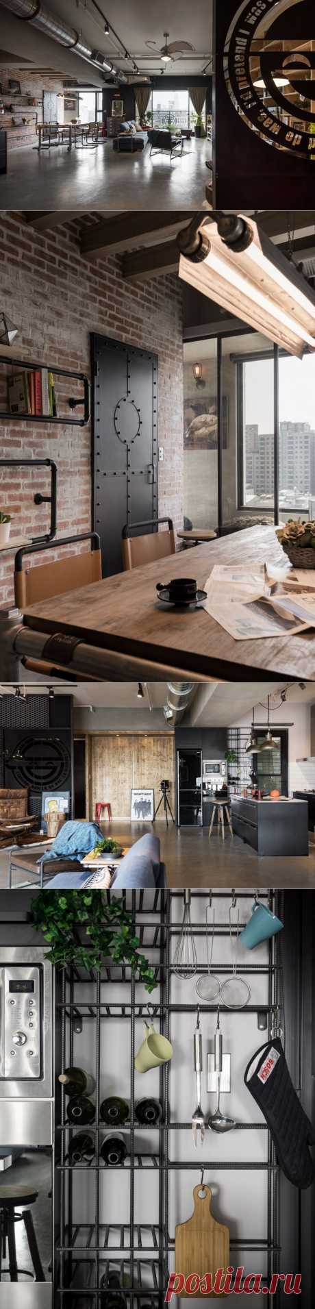 Винтажный индустриальный дом для пары и их трех кошек в Тайване